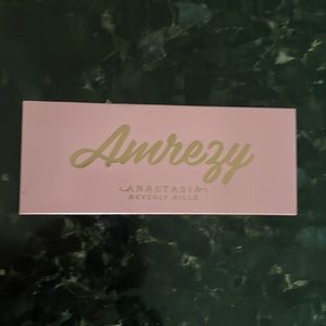 Brand New Anastasia Beverly Hills Amrezy eyeshadow palette. Sephora